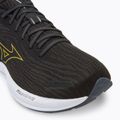 Чоловічі бігові кросівки Mizuno Wave Revolt 3 чорний / золотий ореол / чорне дерево 7