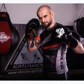 Боксерські рукавички DBX BUSHIDO з системою захисту зап'ястя чорні Bb2 19