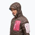 Пуховик жіночий Peak Performance Helium Utility Down terrain tan/mountain blush 4