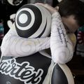Чоловічий рашгард з довгим рукавом Fairtex Hanuman Pro білий 3