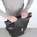 Сумка на велосипедний багажник Thule Shield Pannier 13L блакитна 3204206 4