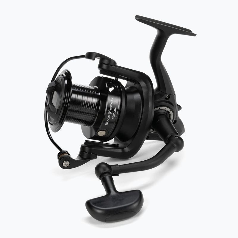 Котушка коропова Daiwa Black Widow чорна 3