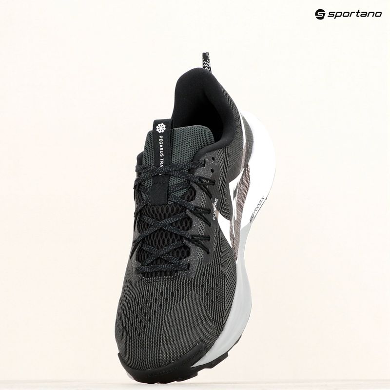 Кросівки для бігу Nike Pegasus Trail 5 black/anthracite/wolf grey/white 9