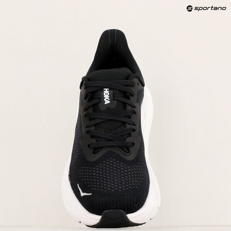 Кросівки для бігу жіночі HOKA Arahi 7 black/white 18