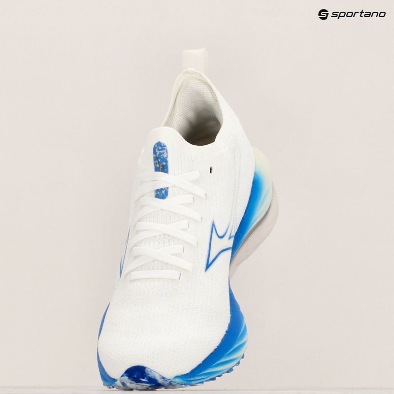 Кросівки для бігу жіночі Mizuno Wave Neo Wind white/silver/peace blue 19