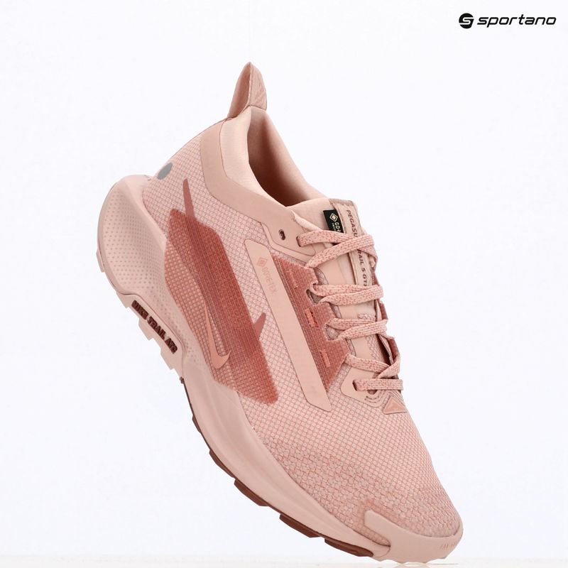 Жіночі кросівки Nike Pegasus Trail 5 GTX рожевий оксфорд / червоний зоряний пил / червона сепія 9