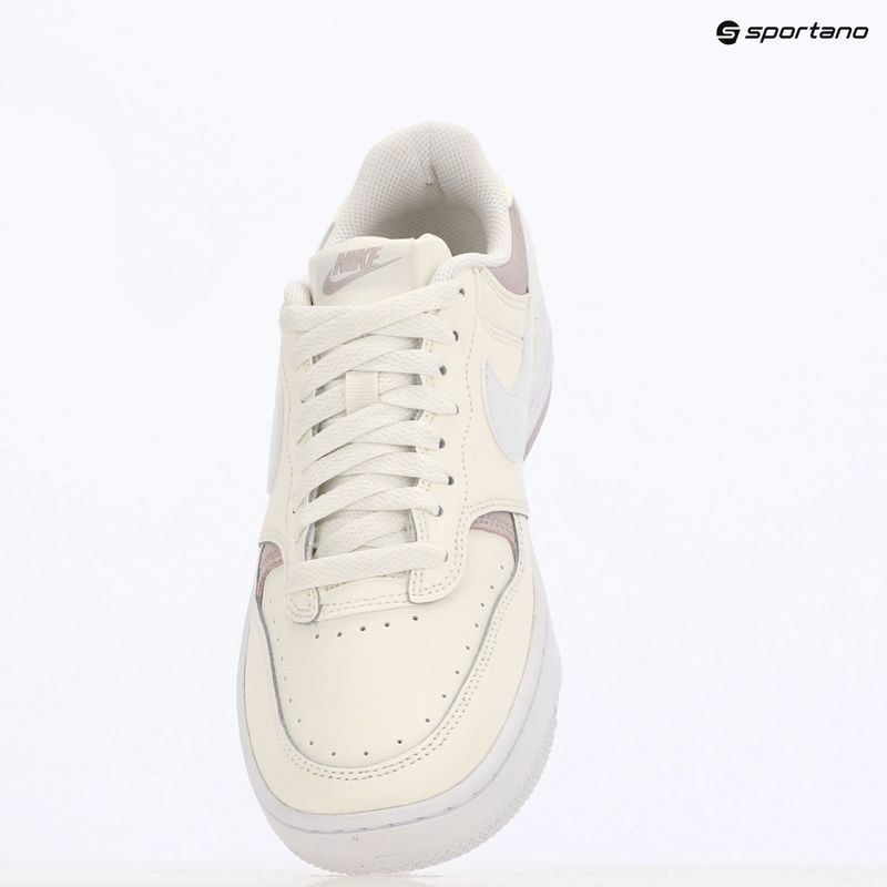 Кросівки жіночі Nike Gamma Force sail / white-platinum violet 9