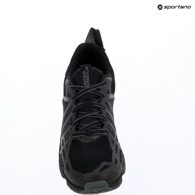 Кросівки жіночі Under Armour MG Strikefast black/black/pitch gray 15