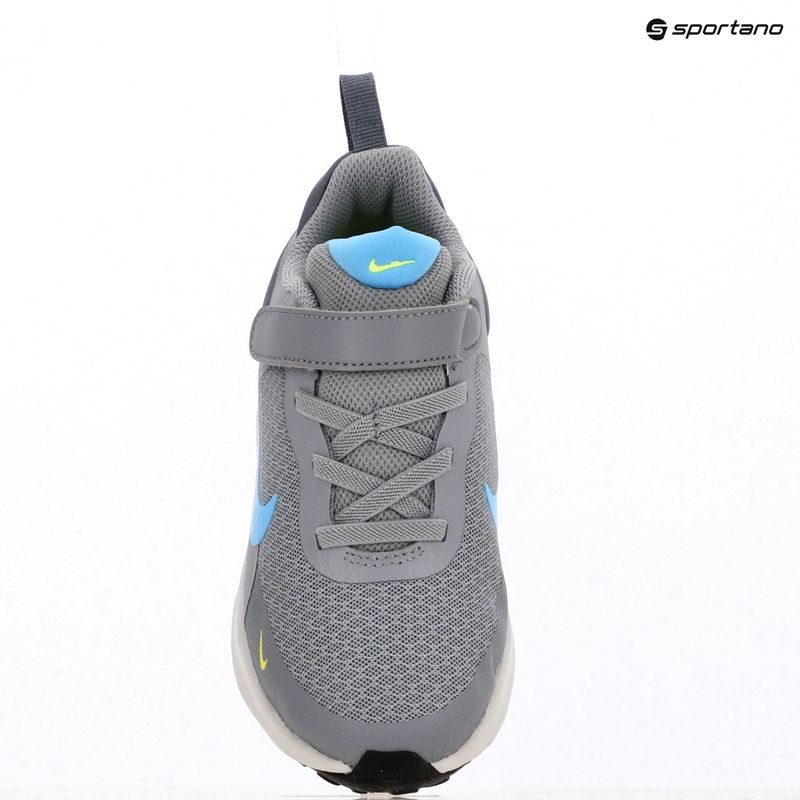 Кросівки дитячі Nike Revolution 7 cement grey/university blue/light carbon 9