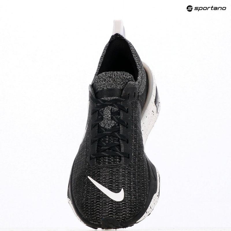 Кросівки для бігу чоловічі Nike Invincible 3 black/white 9