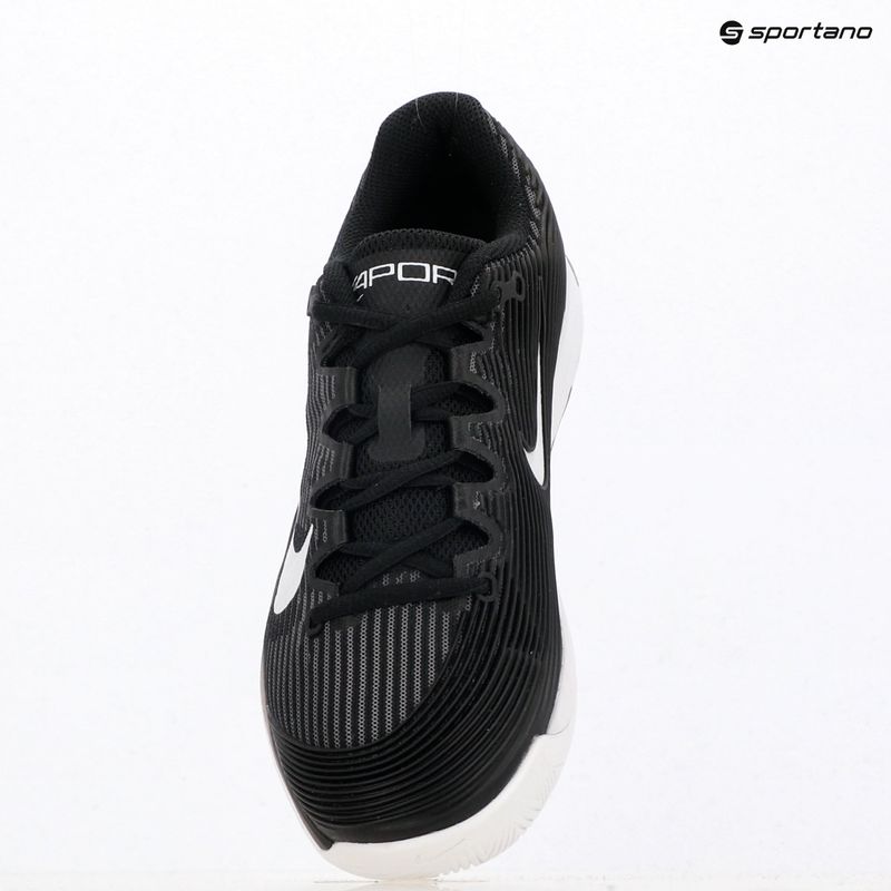 Кросівки тенісні жіночі Nike Vapor 12 white/summit white/black 9