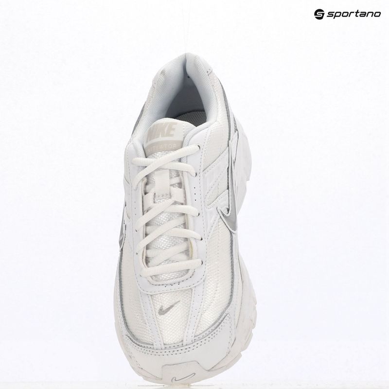 Жіноче взуття Nike Initiator white/photon dust/metallic silver 19