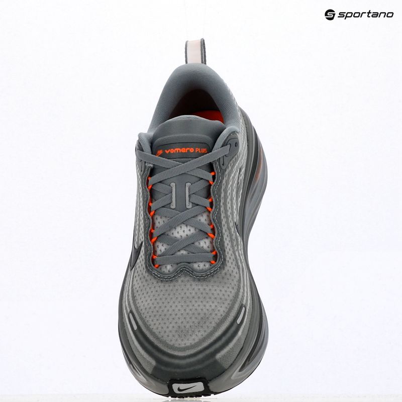 Чоловічі бігові кросівки Nike Vomero Plus cool grey/safety orange/black 11