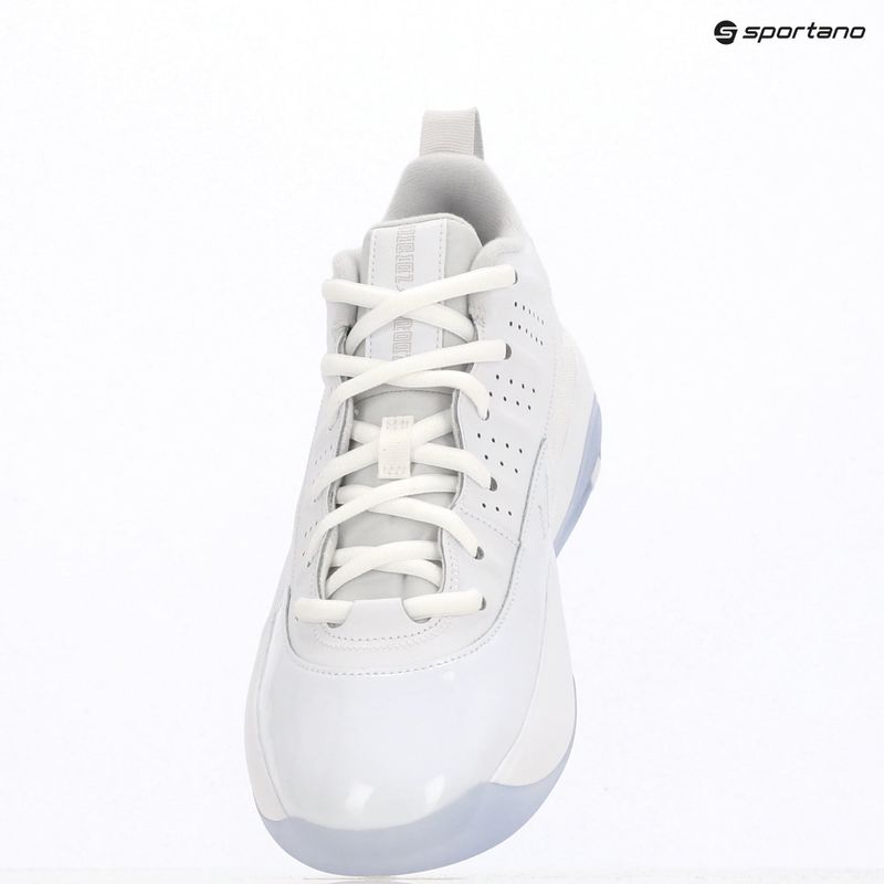 Взуття чоловіче Jordan Max Aura 7 white/vast grey 9