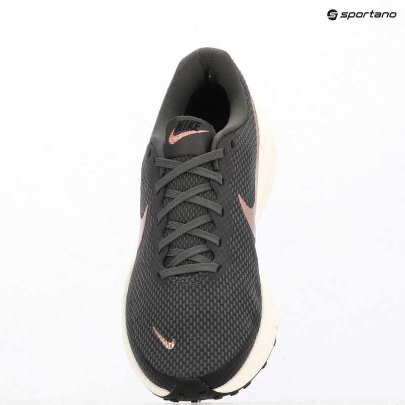 Жіночі бігові кросівки Nike Revolution 8 medium ash/black-sail/metallic red bronze 11