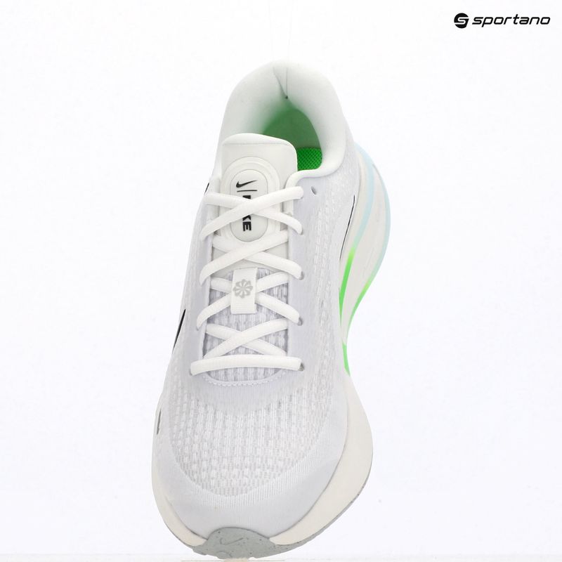 Чоловічі бігові кросівки Nike Journey Run white/green strike/glacier blue/black 9