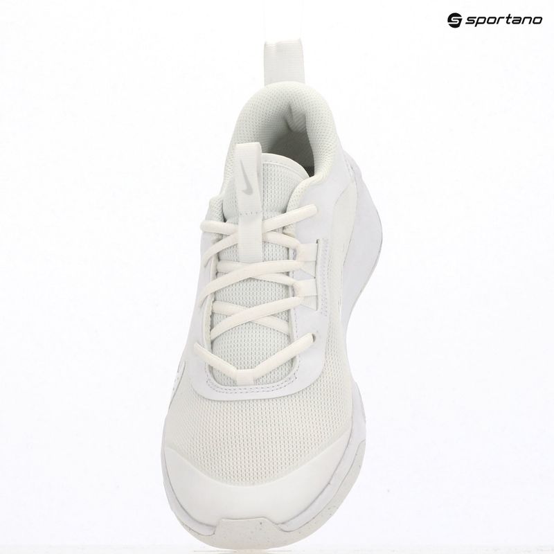 Дитяче взуття Nike Omni Multi-Court white/pure platinum/white 11