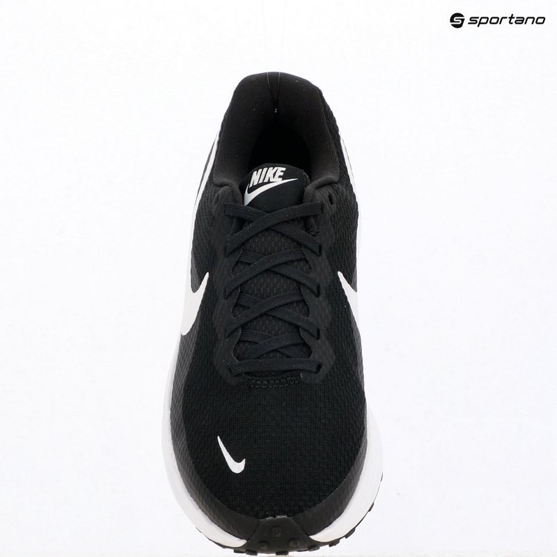 Жіночі бігові кросівки Nike Revolution 8 black/iron grey/white 19