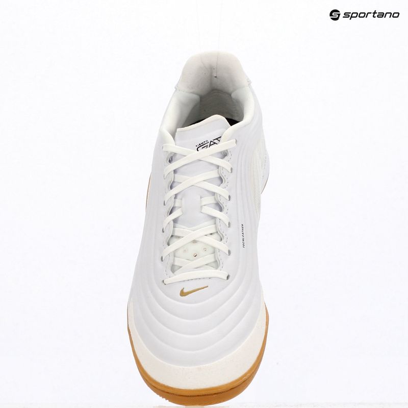 Кросівки футбольні чоловічі Nike Tiempo Reactgato IC white/metallic gold 11