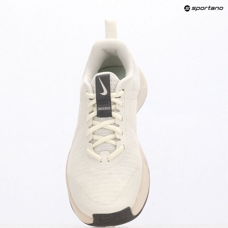Кросівки для тренувань жіночі Nike MC Trainer 3 sail/chalk/pencil point/white 19
