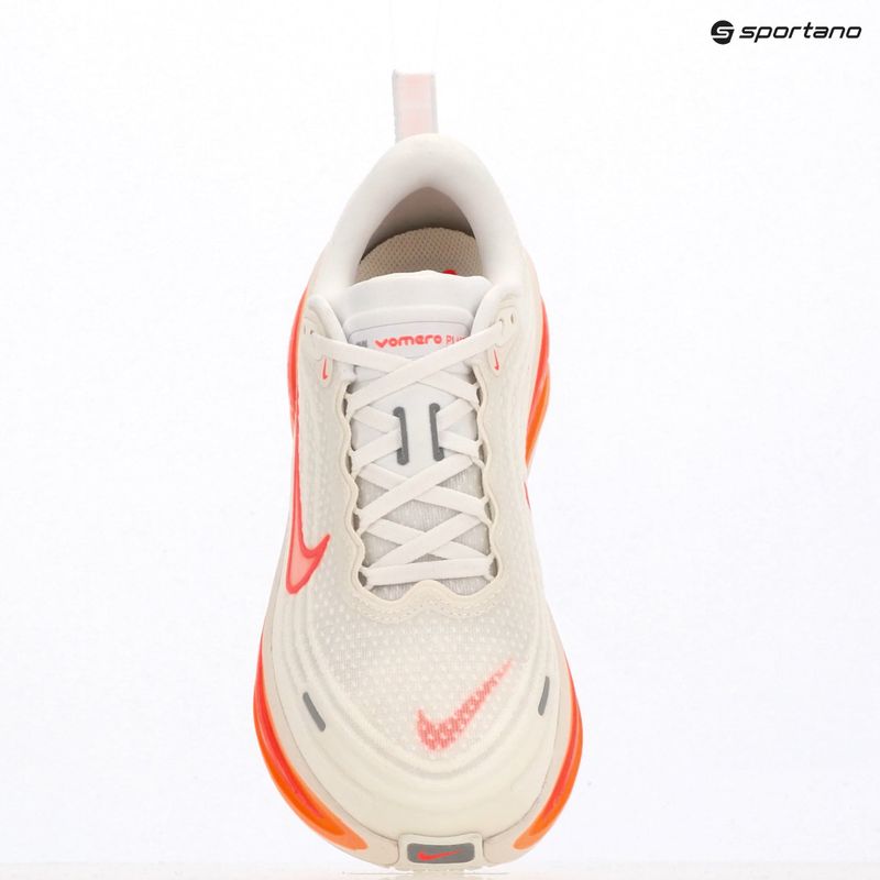 Кросівки для бігу жіночі Nike Vomero Plus sail/white/orange pulse/hot lava 9