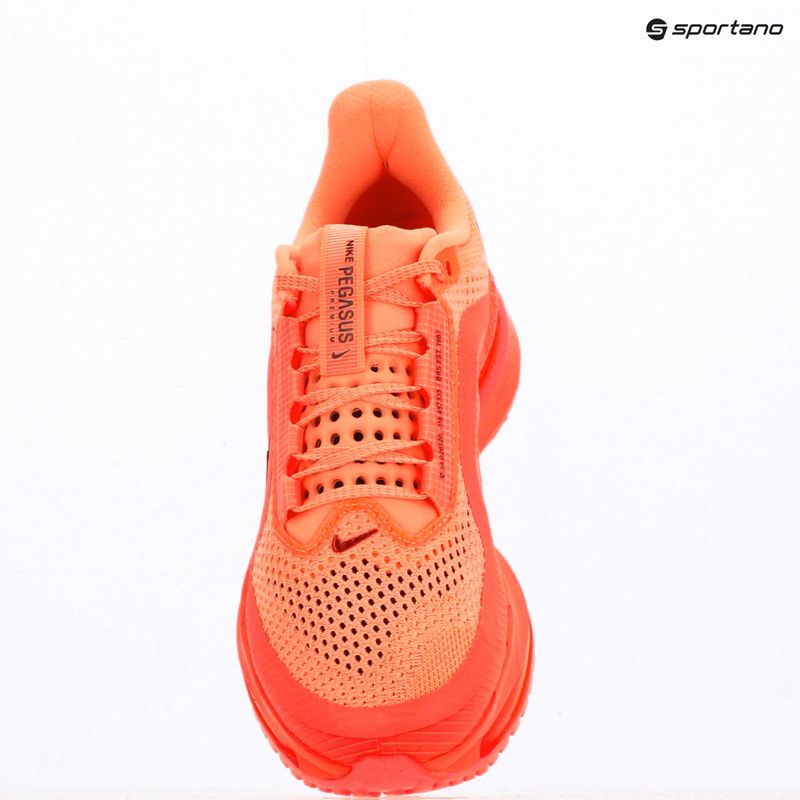 Кросівки для бігу жіночі Nike Pegasus Premium orange pulse/bright mango/hot lava 11