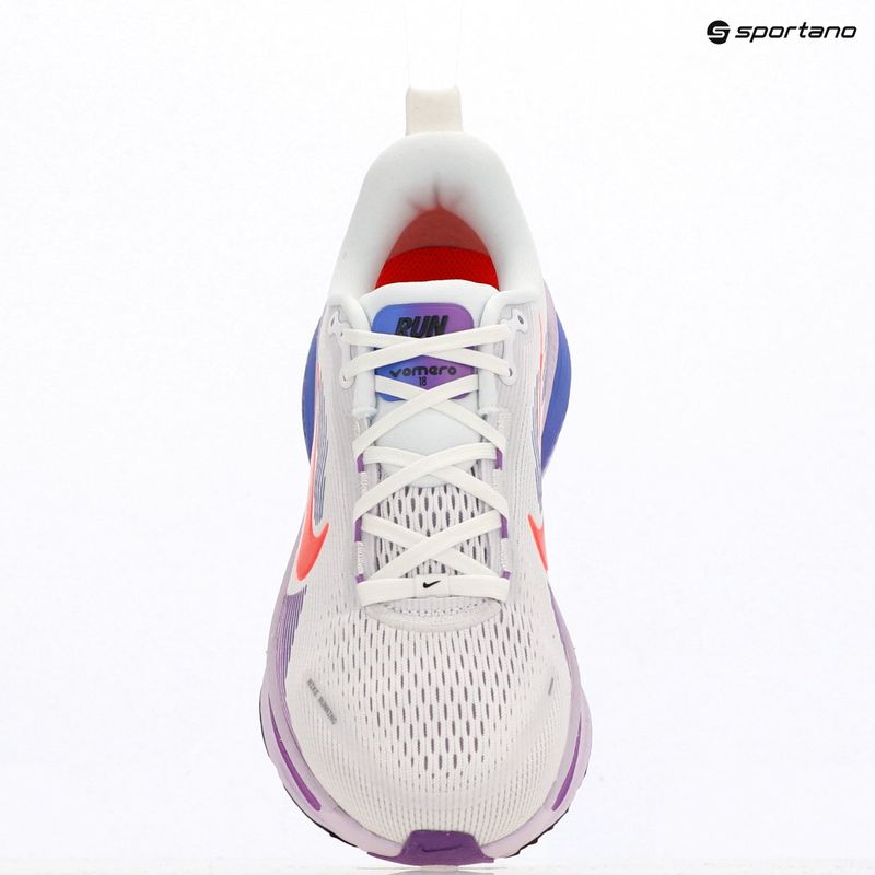 Кросівки для бігу жіночі Nike Vomero 18 white/violet mist/sapphire/hot lava 6