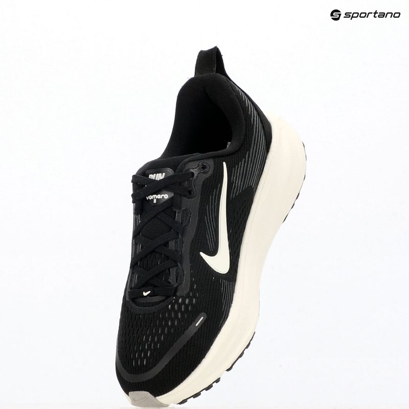 Кросівки для бігу дитячі Nike Vomero 18 black/coconut milk/iron ore/summit white 22