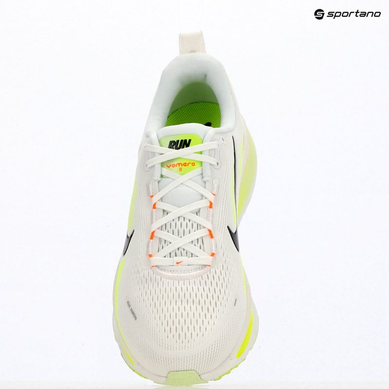 Кросівки для бігу чоловічі Nike Vomero 18 white/volt/barely volt/black 11
