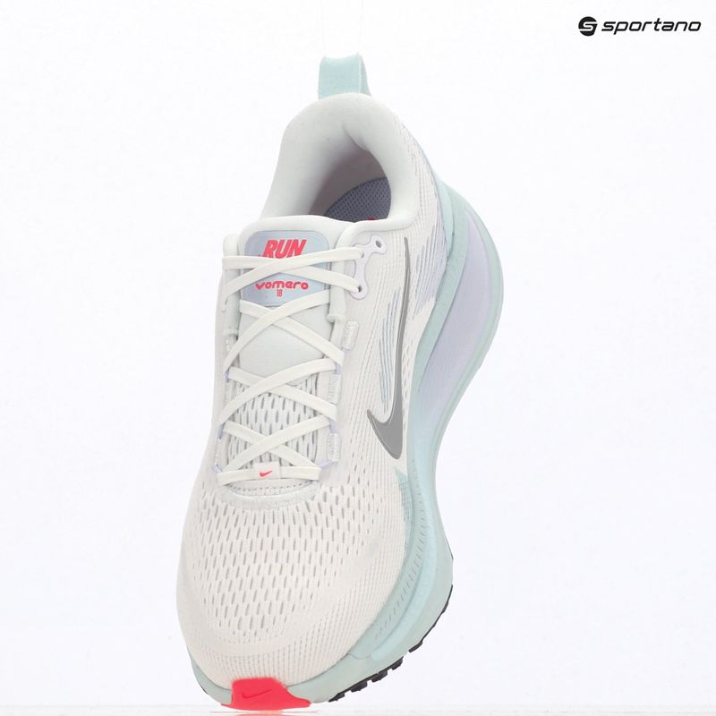 Кросівки для бігу жіночі Nike Vomero 18 white/glacier blue/metallic silver 11