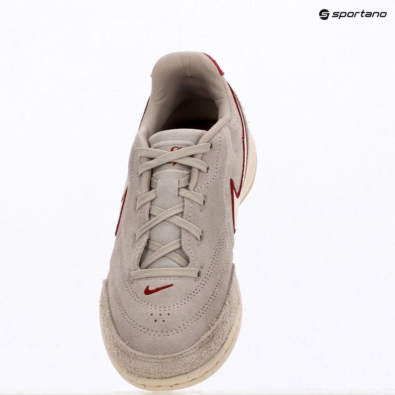 Кросівки футбольні дитячі Nike Tiempo Streetgato Premium Jr moon particle/team red/chalk 7