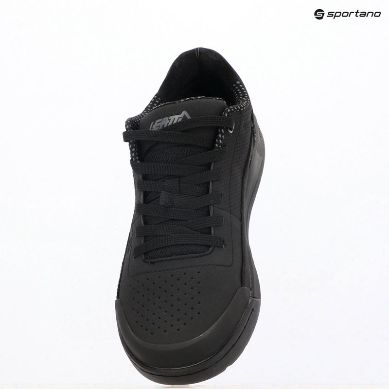 Кросівки велосипедні на платформі чоловічі Leatt 2.0 Flat stealth 8