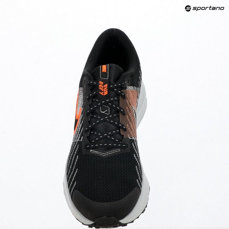 Кросівки для бігу чоловічі Nike Run Defy black/wolf grey/total orange 6
