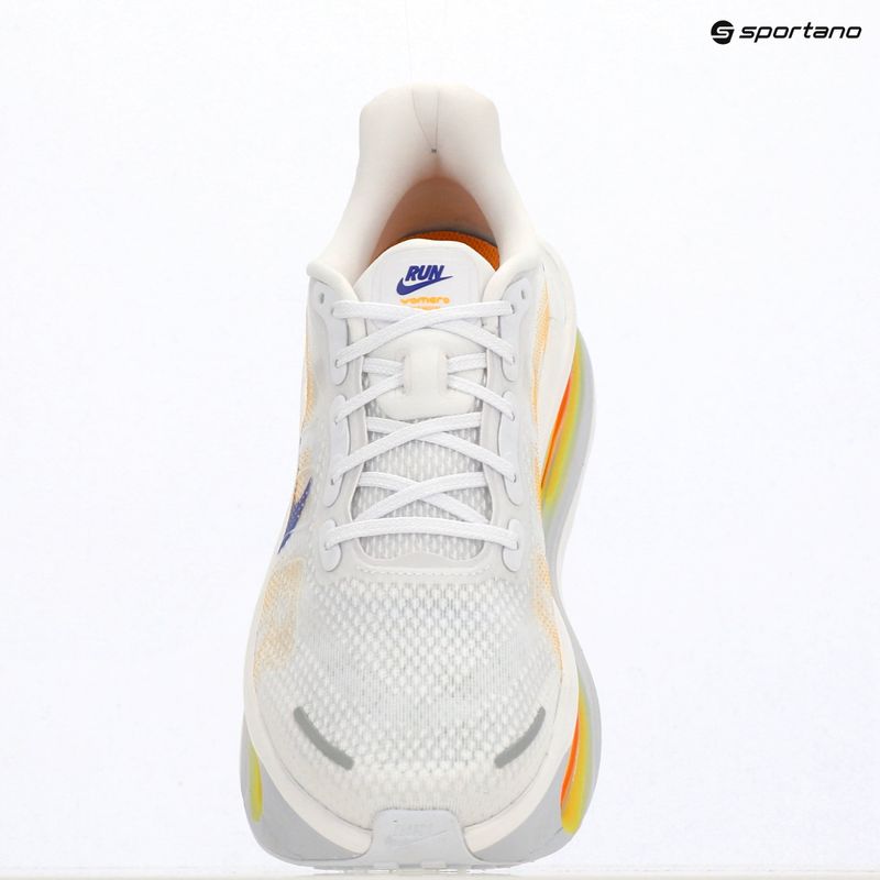 Кросівки для бігу чоловічі Nike Vomero Premium white/total orange/laser orange/lapis 6