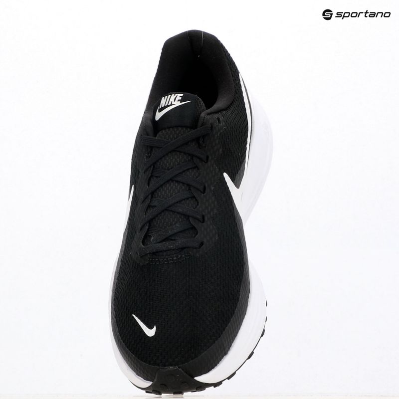 Кросівки для бігу чоловічі Nike Revolution 8 Extra Wide black/black/white 6