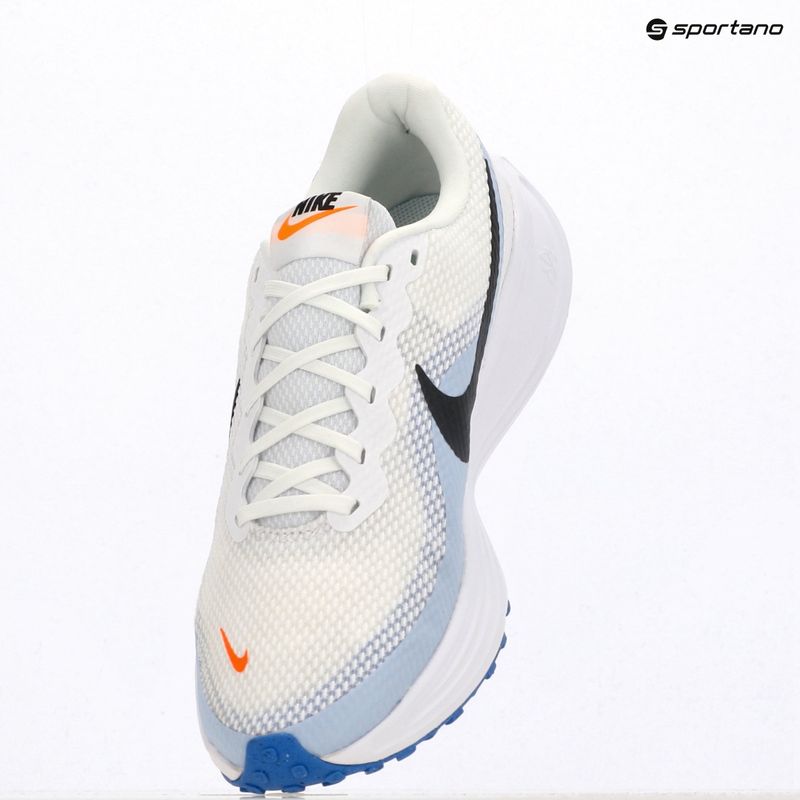 Кросівки для бігу чоловічі Nike Revolution 8 white/hydrogen blue/off noir 6
