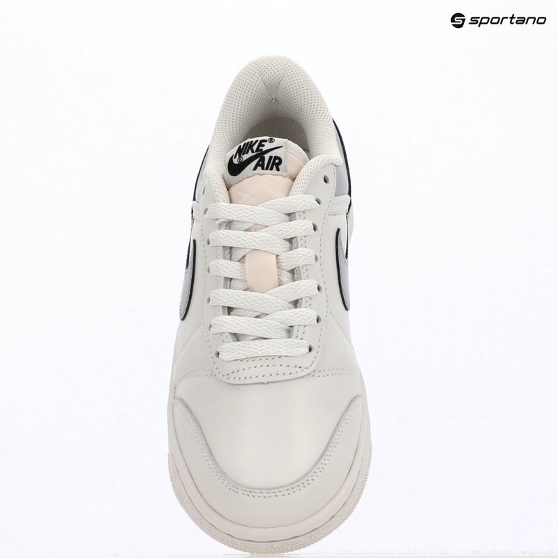 Взуття жіноче Nike Air Jordan Skyline Low swan/black/metallic silver 6