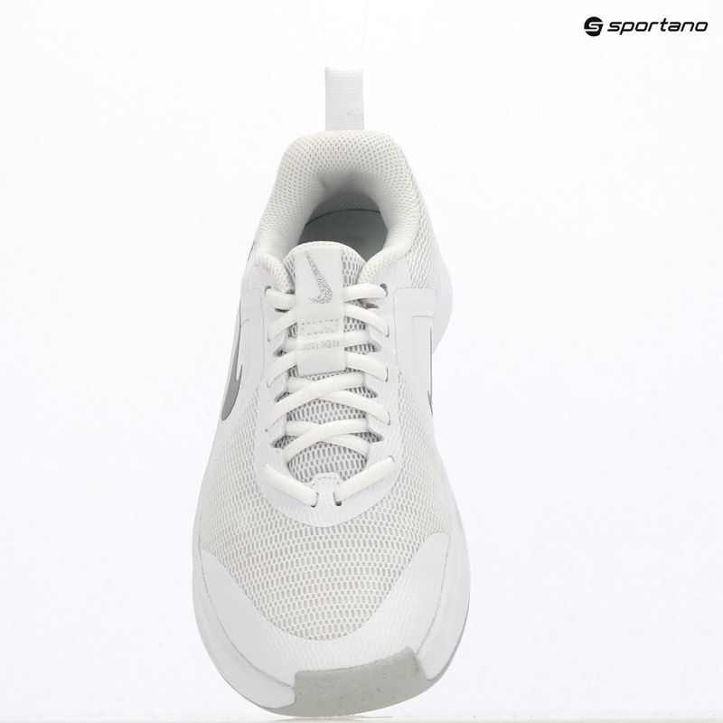 Кросівки для тренувань жіночі Nike MC Trainer 3 white/photon dust/metallic platinum 10