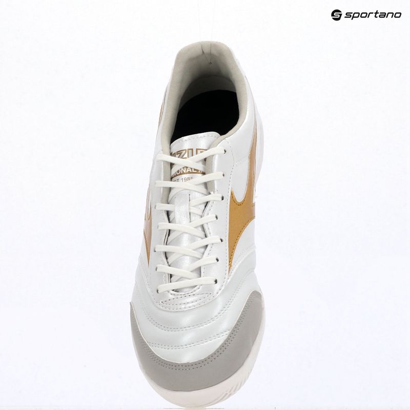 Кросівки футбольні Mizuno Morelia Sala Pro IN white/football gold/galaxy sil 12