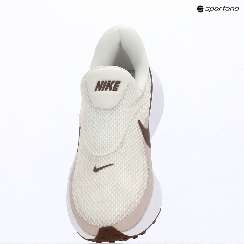 Кросівки для бігу жіночі Nike Revolution 8 EasyOn phantom/white/silt red/tattoo 14