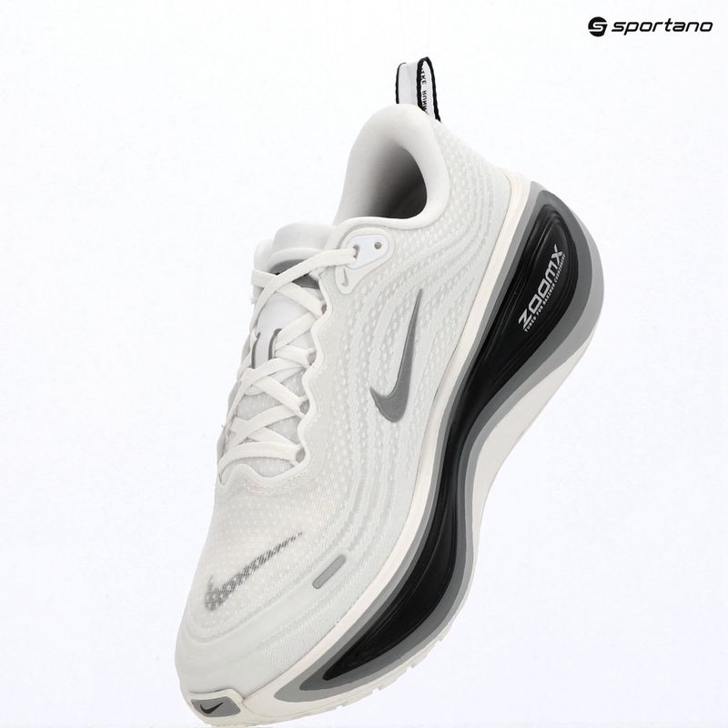 Кросівки для бігу чоловічі Nike Vomero Plus white/black/cool grey/metallic silver 13