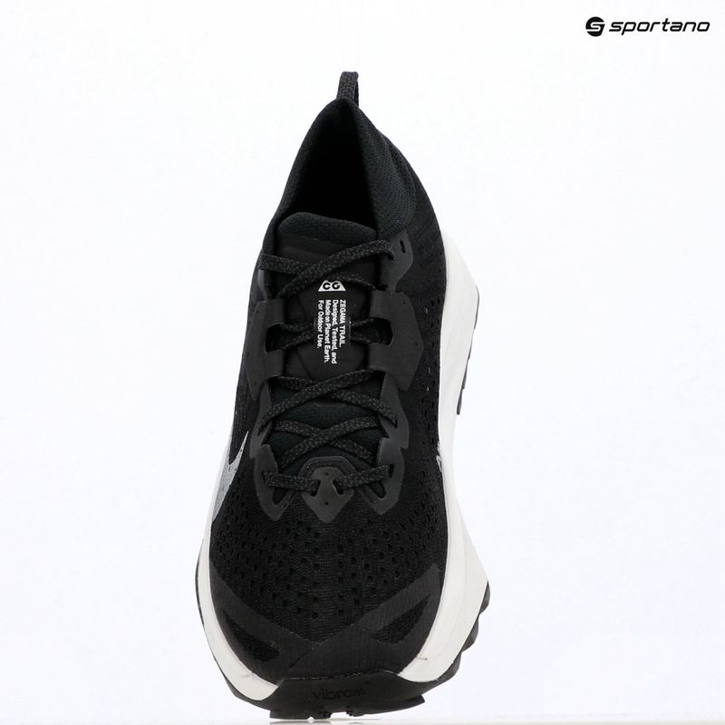 Чоловічі бігові кросівки Nike ACG Zegama Trail чорний/яскраво-помаранчевий/білий summit 9