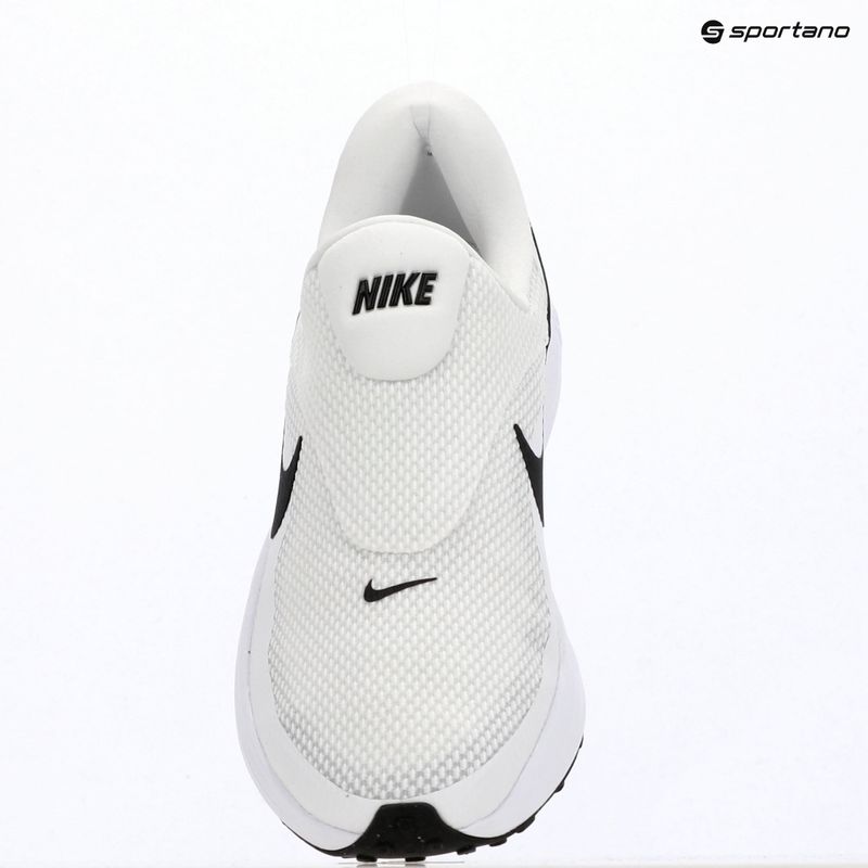 Кросівки для бігу чоловічі Nike Revolution 8 EasyOn white/wolf grey/black 9