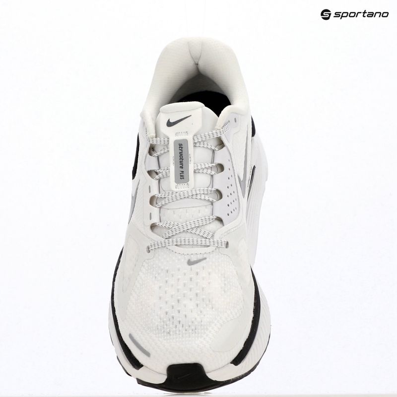 Кросівки для бігу чоловічі Nike Structure Plus summit white/metallic silver-black 14