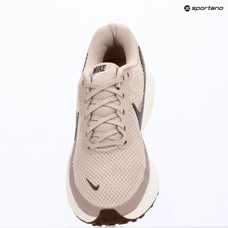 Кросівки для бігу жіночі Nike Revolution 8 SE silt red/white-particle rose-tattoo 14