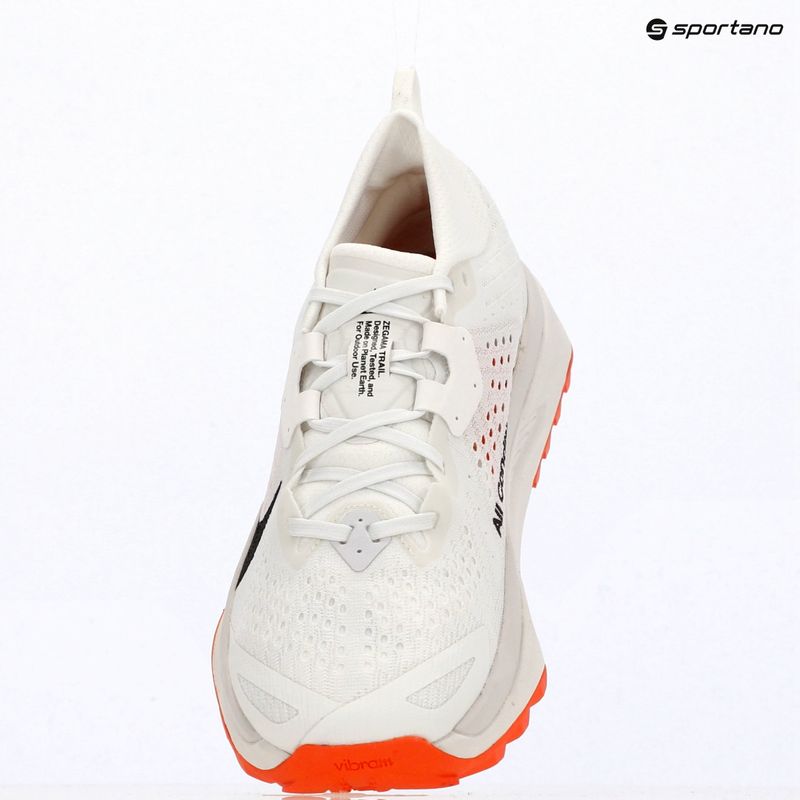 Жіночі бігові кросівки Nike ACG Zegama Trail summit white/phantom/safety orange/black 10