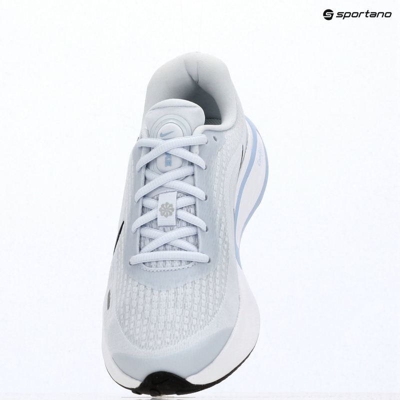 Кросівки для бігу жіночі Nike Journey Run football grey/white/aluminum/anthracite 9