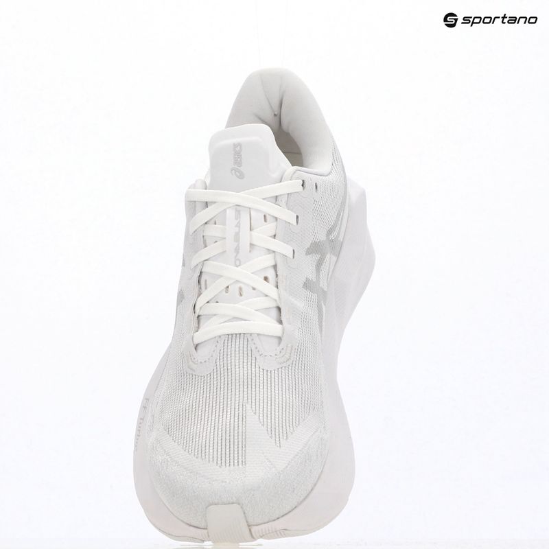 Кросівки для бігу чоловічі ASICS Novablast 6 white/white 9