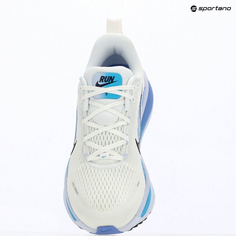 Кросівки для бігу жіночі Nike Vomero 18 white/blue fury/midnight navy 9