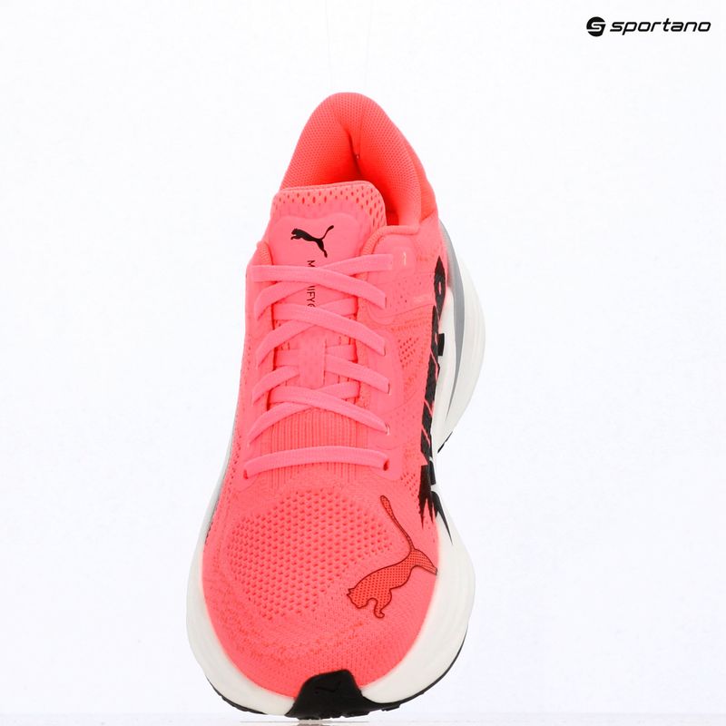 Кросівки для бігу жіночі PUMA Magnify Nitro 2 Fade pink/black 9